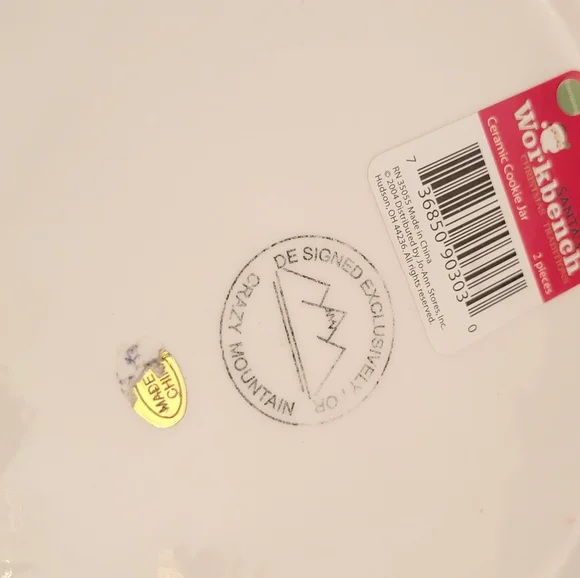 CRAZY MOUNTAIN SNOWMAN WITH BIRD COOKIE JAR - Picture 8 of 8